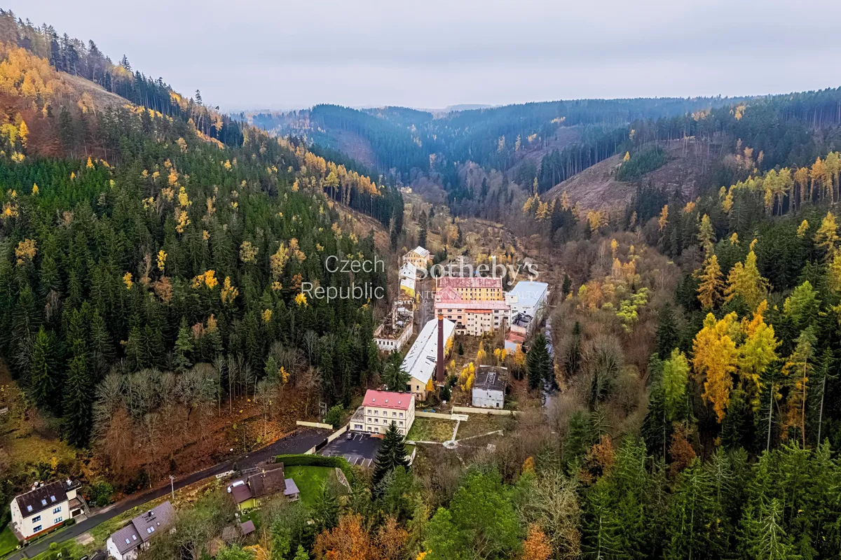 Prodej komerčního pozemku 83403 m²